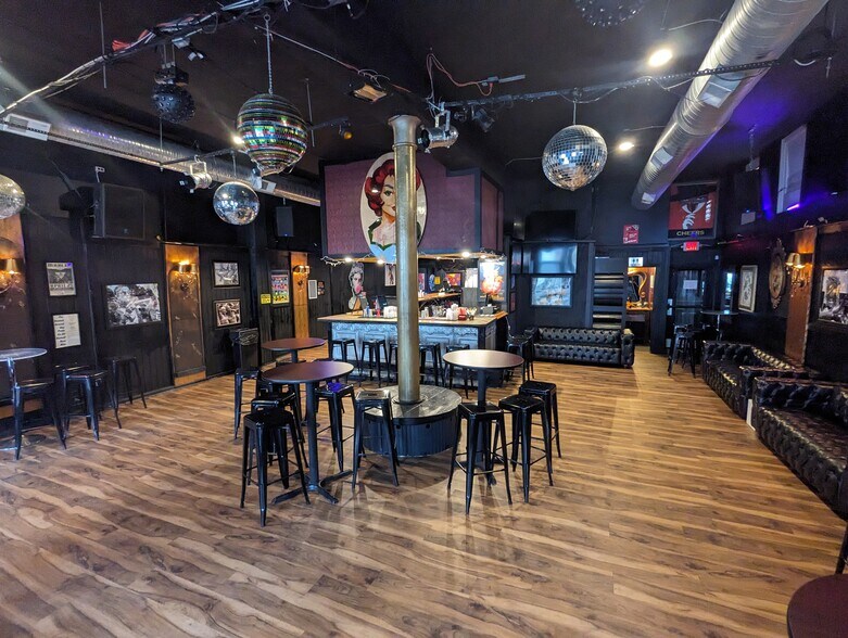 103 W Court St, Cincinnati, OH à louer - Photo de l’immeuble – Image 3 sur 3