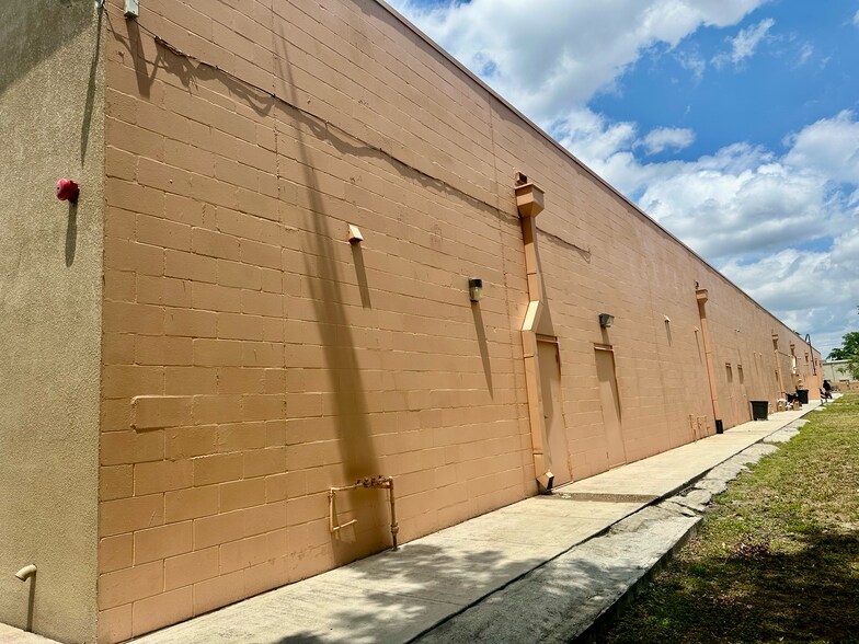639 N Pine Hills Rd, Orlando, FL à vendre - Photo de l’immeuble – Image 3 sur 3