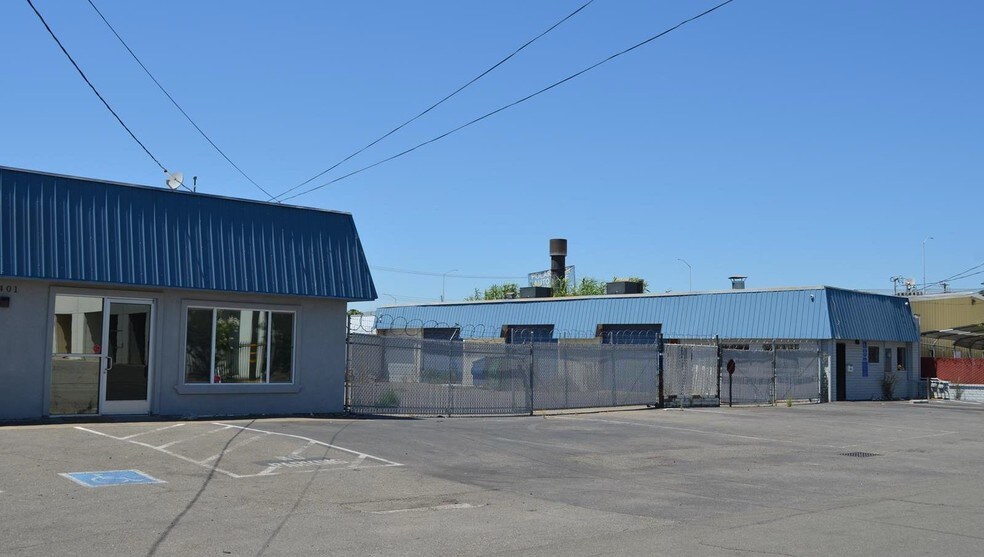 2401 Manning St, Sacramento, CA à vendre - Photo de l’immeuble – Image 2 sur 8