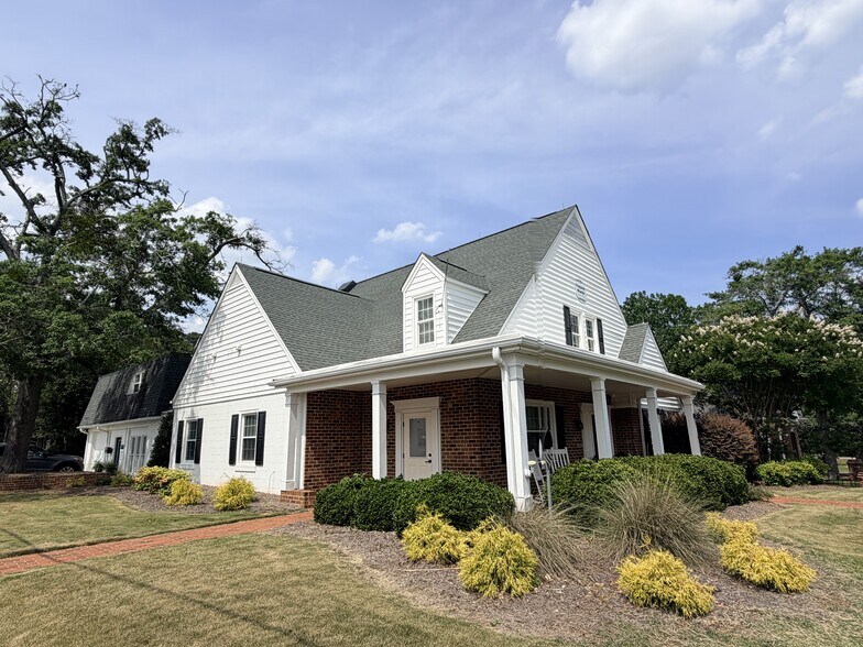 201 E Academy St, Fuquay-Varina, NC à vendre - Photo de l’immeuble – Image 2 sur 19