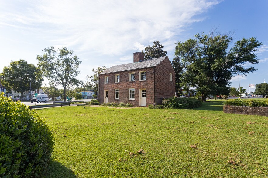 2800 Princess Anne St, Fredericksburg, VA à louer - Photo de l’immeuble – Image 2 sur 21
