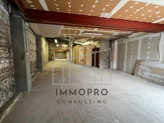 Plus de détails pour Local d'activités à louer