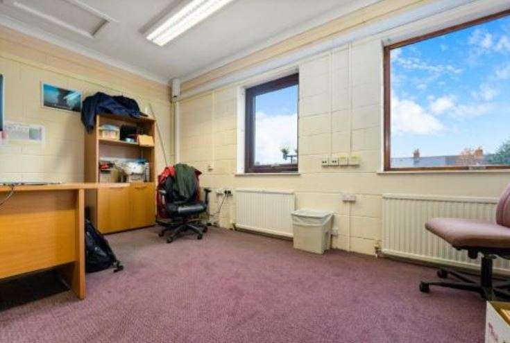 256 Cowbridge Rd E, Cardiff, VGL CF5 1GZ - Lot 3 - - Photo intérieure - Image 2 of 5