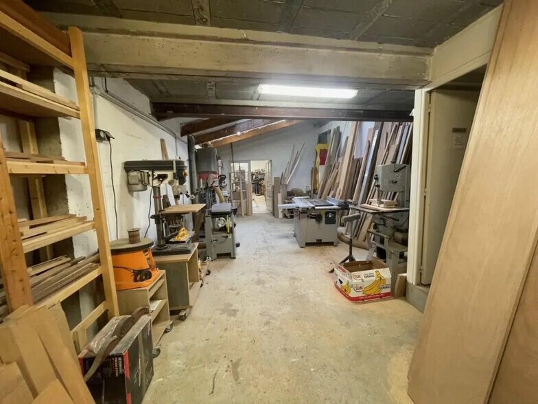 Local commercial dans Maisons-Laffitte à louer - Photo de l’immeuble – Image 1 sur 8