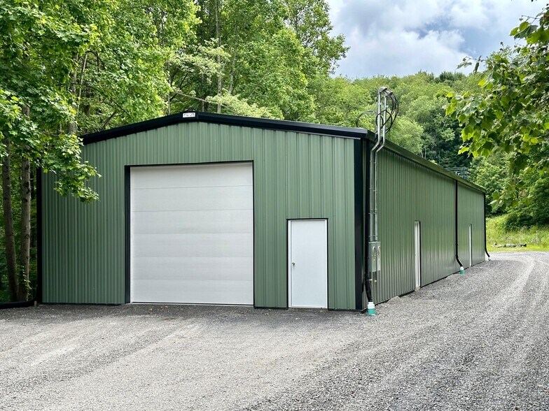 15126 Veterans Memorial Hwy, Reedsville, WV à vendre - Photo de l’immeuble – Image 1 sur 12
