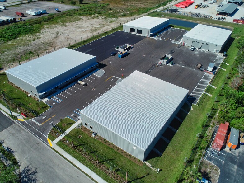 2954 Van Buren St, Fort Myers, FL à vendre - Photo de l’immeuble – Image 2 sur 8