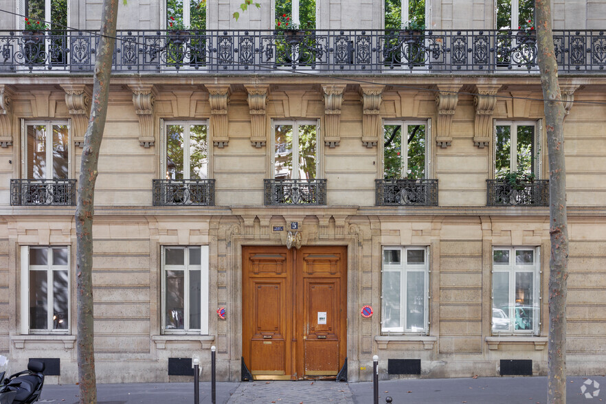 5 Avenue De Messine, Paris à louer - Photo de l’immeuble – Image 2 sur 5