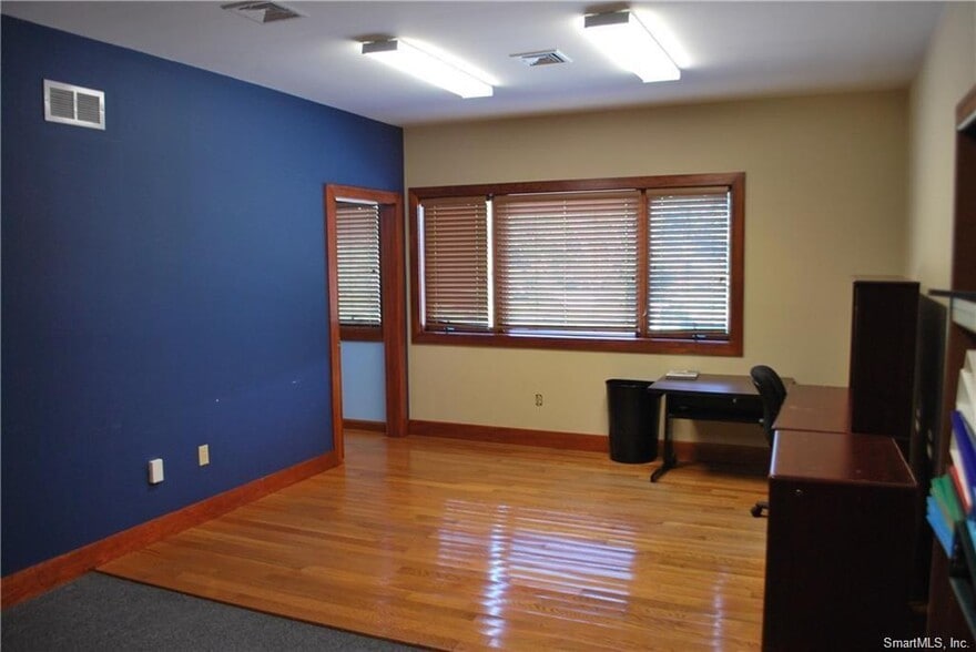 20 S Anguilla Rd, Pawcatuck, CT à vendre - Photo intérieure – Image 3 sur 16
