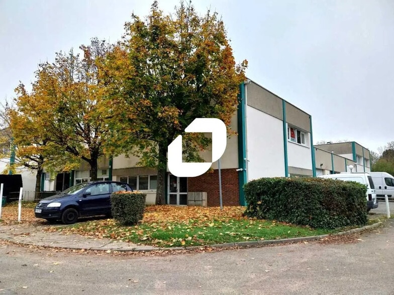 2 Rue Eugène Hénaff, Trappes à louer - Photo de l’immeuble – Image 1 sur 8