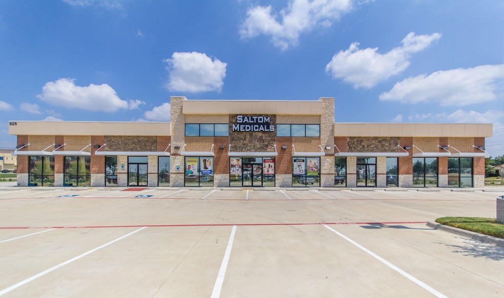 925 N Bryan Belt Line Rd, Mesquite, TX à louer - Photo de l’immeuble – Image 1 sur 13