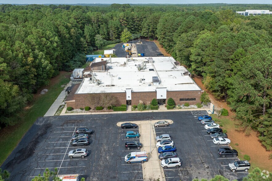2 Triangle Dr, Research Triangle Park, NC à louer - Photo de l’immeuble – Image 3 sur 30