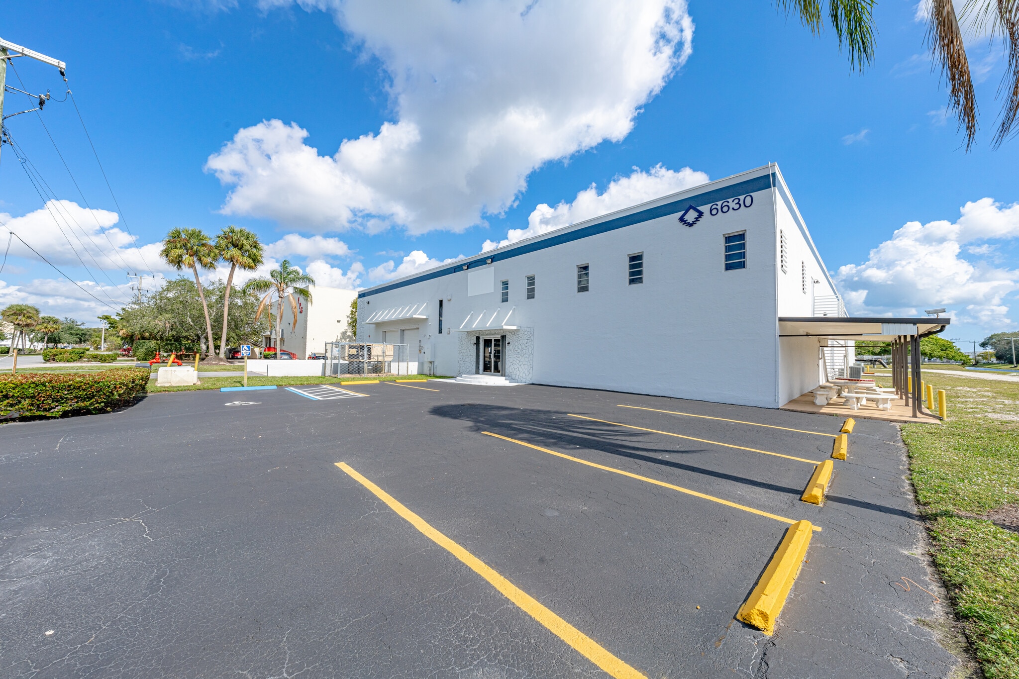 6630 NW 16th Ter, Fort Lauderdale, FL à vendre Photo intérieure– Image 1 sur 15