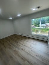 5827 Steubenville Pike, McKees Rocks, PA à louer Photo de l’immeuble– Image 2 sur 16