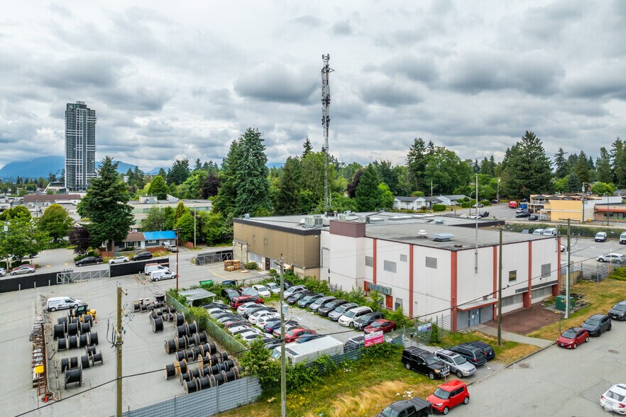 13661 104A Av, Surrey, BC à louer - Aérien – Image 3 sur 3