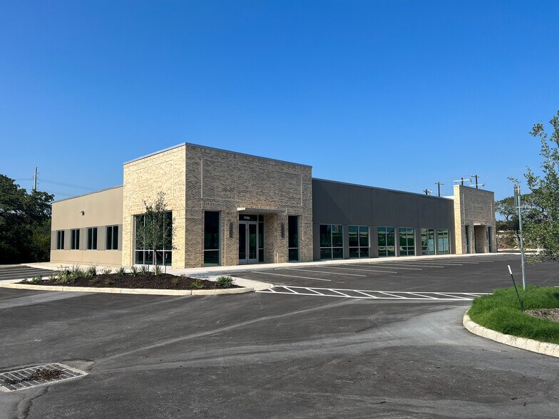 19106 N Highway 281, San Antonio, TX à louer - Photo de l’immeuble – Image 2 sur 9