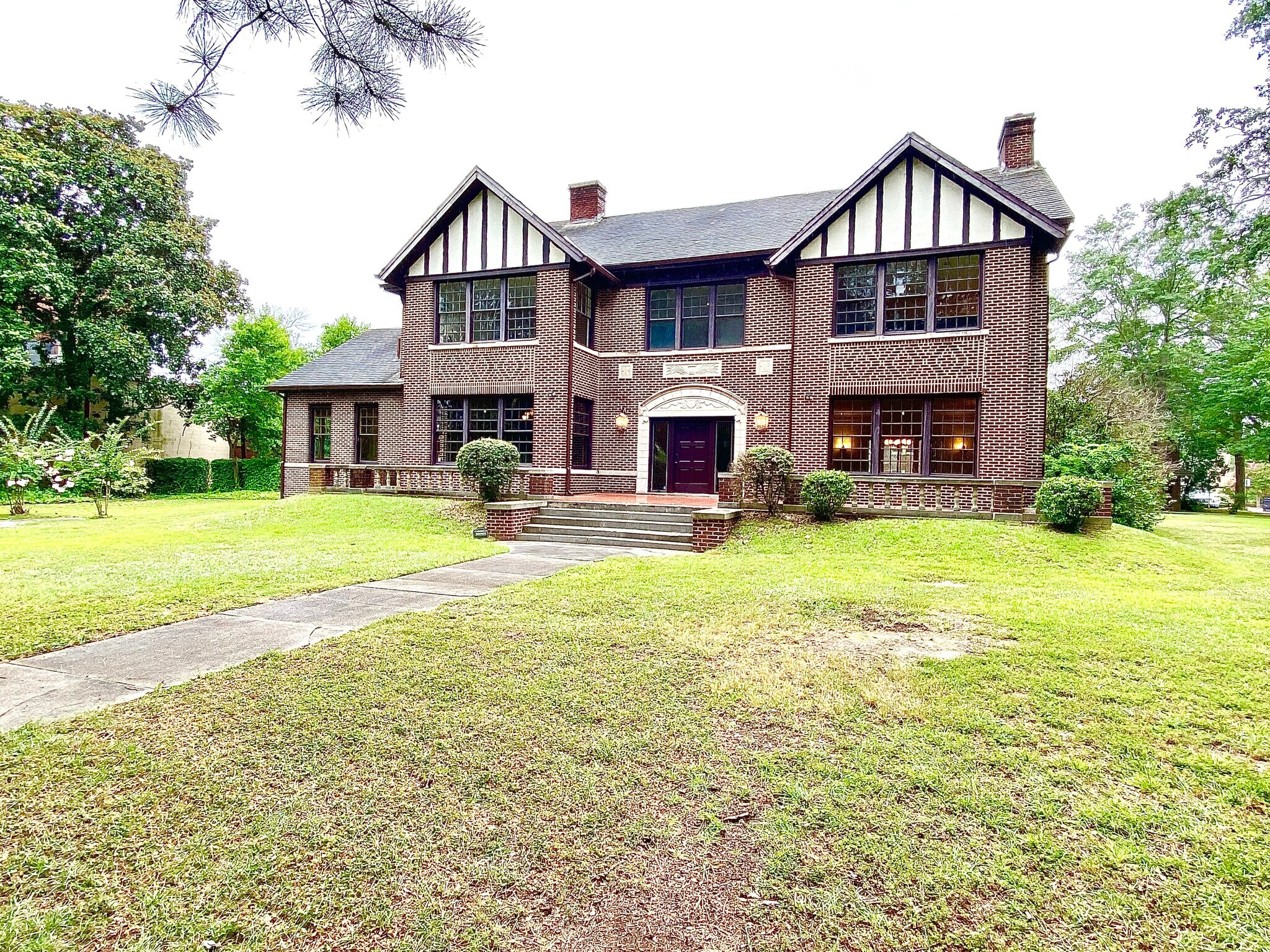 219 N Broadway St, Tupelo, MS à louer Photo principale– Image 1 sur 35