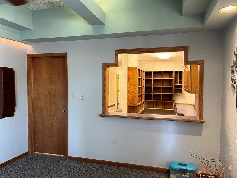 411 W 5th St, McCook, NE à louer - Photo de l’immeuble – Image 3 sur 23