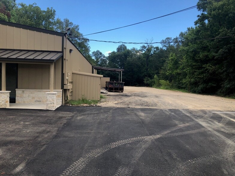 1801 E Loop 336, Conroe, TX à louer - Photo de l’immeuble – Image 2 sur 7