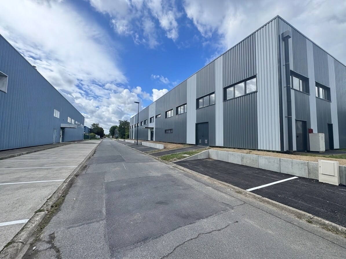 1 Rue Jacques De Vaucansson, SAINT-OUEN-L'AUMONE à louer Photo intérieure– Image 1 sur 8