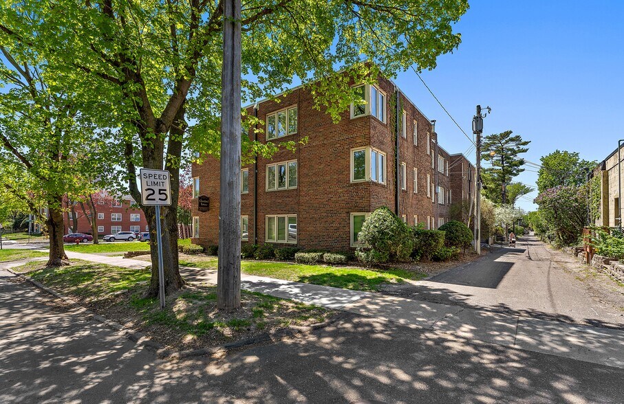 Cleveland Terrace portefeuille de 2 biens à vendre sur LoopNet.fr - Photo de l’immeuble – Image 3 sur 5