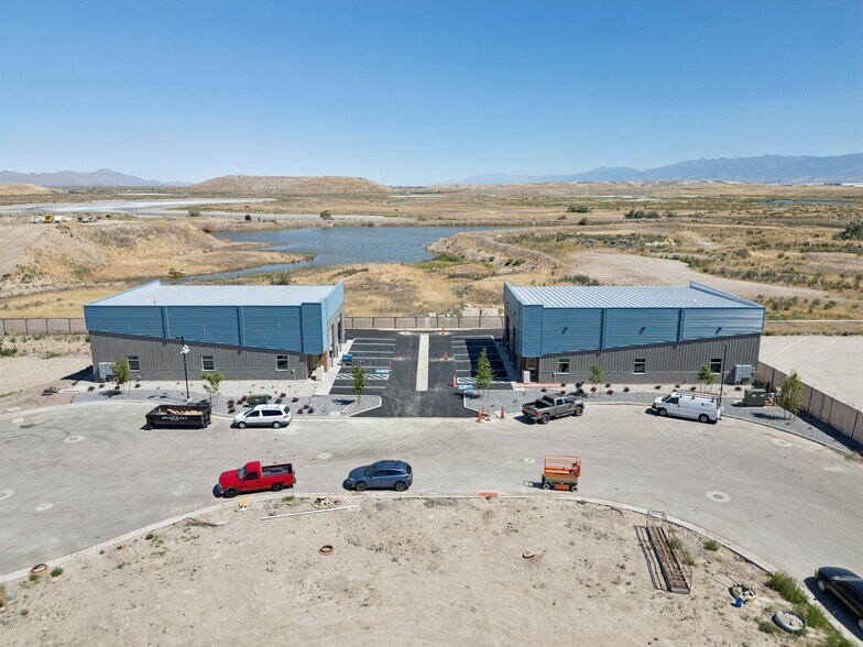 6778 W 2100 S, West Valley City, UT à louer - Photo de l’immeuble – Image 2 sur 12