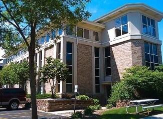 Plus de détails pour 4100 N Calhoun Rd, Brookfield, WI - Bureau à vendre