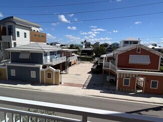 Plus de détails pour 202 Crescent St, Fort Myers Beach, FL - Spécialisé à vendre