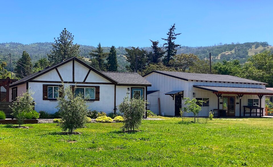 6264 E Highway 20, Lucerne, CA à vendre - Photo de l’immeuble – Image 2 sur 8