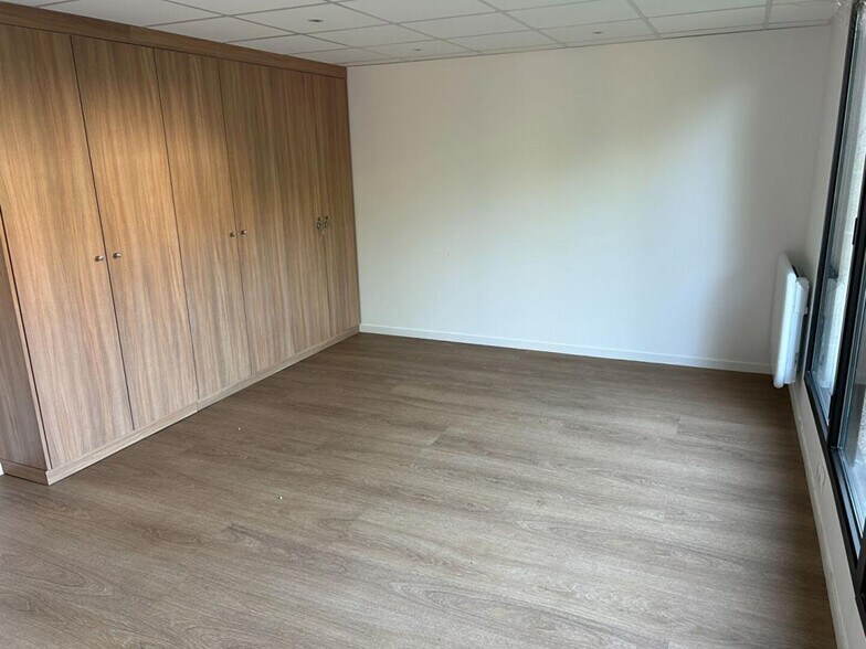 Bureau dans Bordeaux à louer - Photo intérieure – Image 2 sur 9