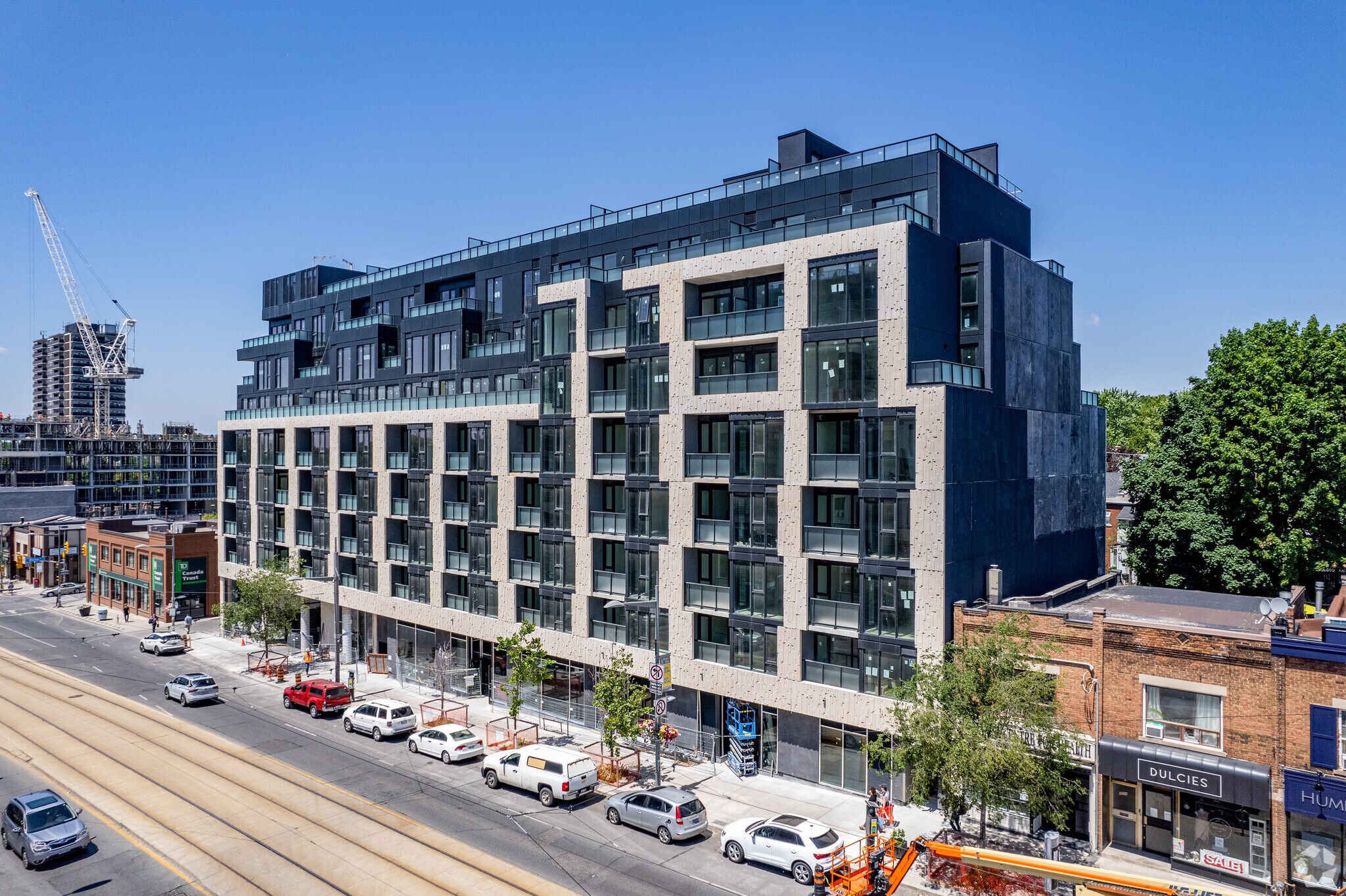 840 Saint Clair Ave W, Toronto, ON à louer Photo principale– Image 1 sur 5