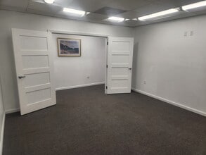 2433 Gulf To Bay Blvd, Clearwater, FL à louer Photo intérieure– Image 2 sur 2