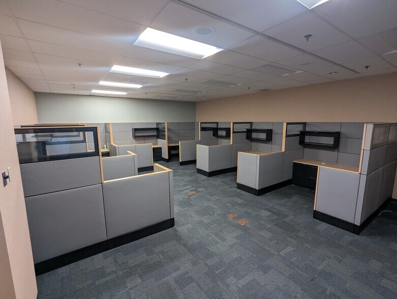 6262 Cochran Rd, Solon, OH à vendre - Photo de l’immeuble – Image 3 sur 23