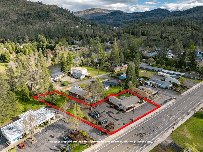 21990 Highway 62, Shady Cove, OR à vendre - Photo de l’immeuble – Image 3 sur 38