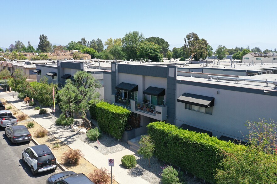 5720 Yolanda Ave, Tarzana, CA à vendre - Photo de l’immeuble – Image 2 sur 29