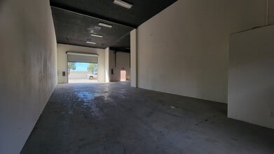 17229 Lemon St, Hesperia, CA à louer Photo intérieure– Image 2 sur 18