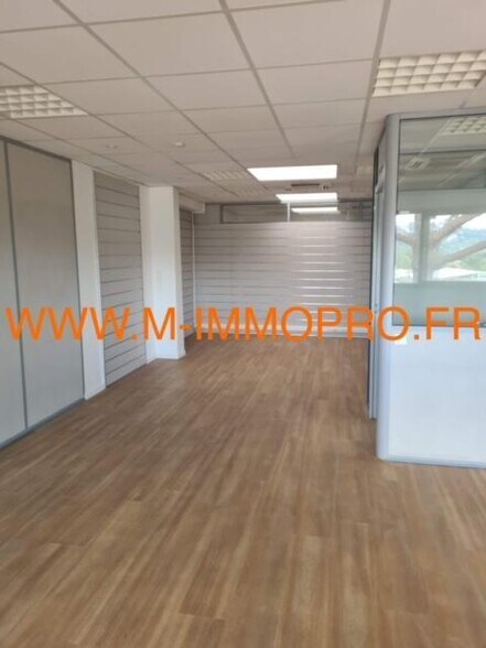 Bureau dans Le Cannet à louer - Photo de l’immeuble – Image 1 sur 8