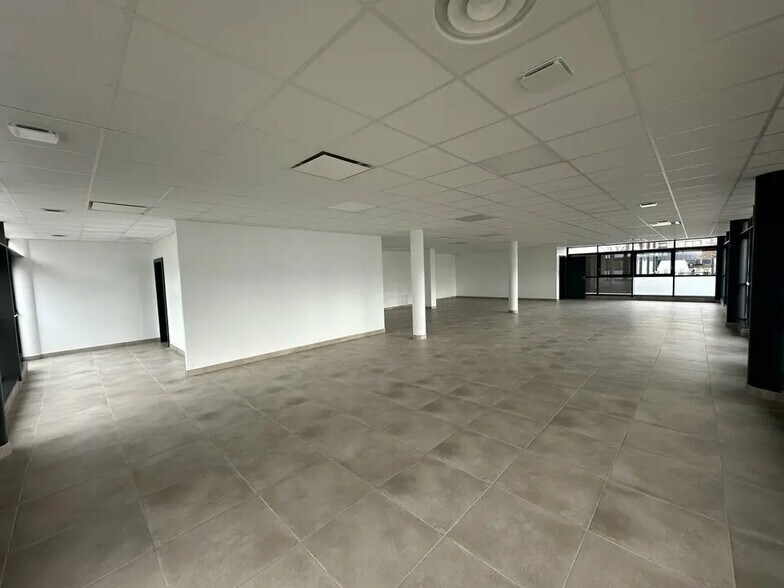 Bureau dans Strasbourg à louer - Photo de l’immeuble – Image 2 sur 4