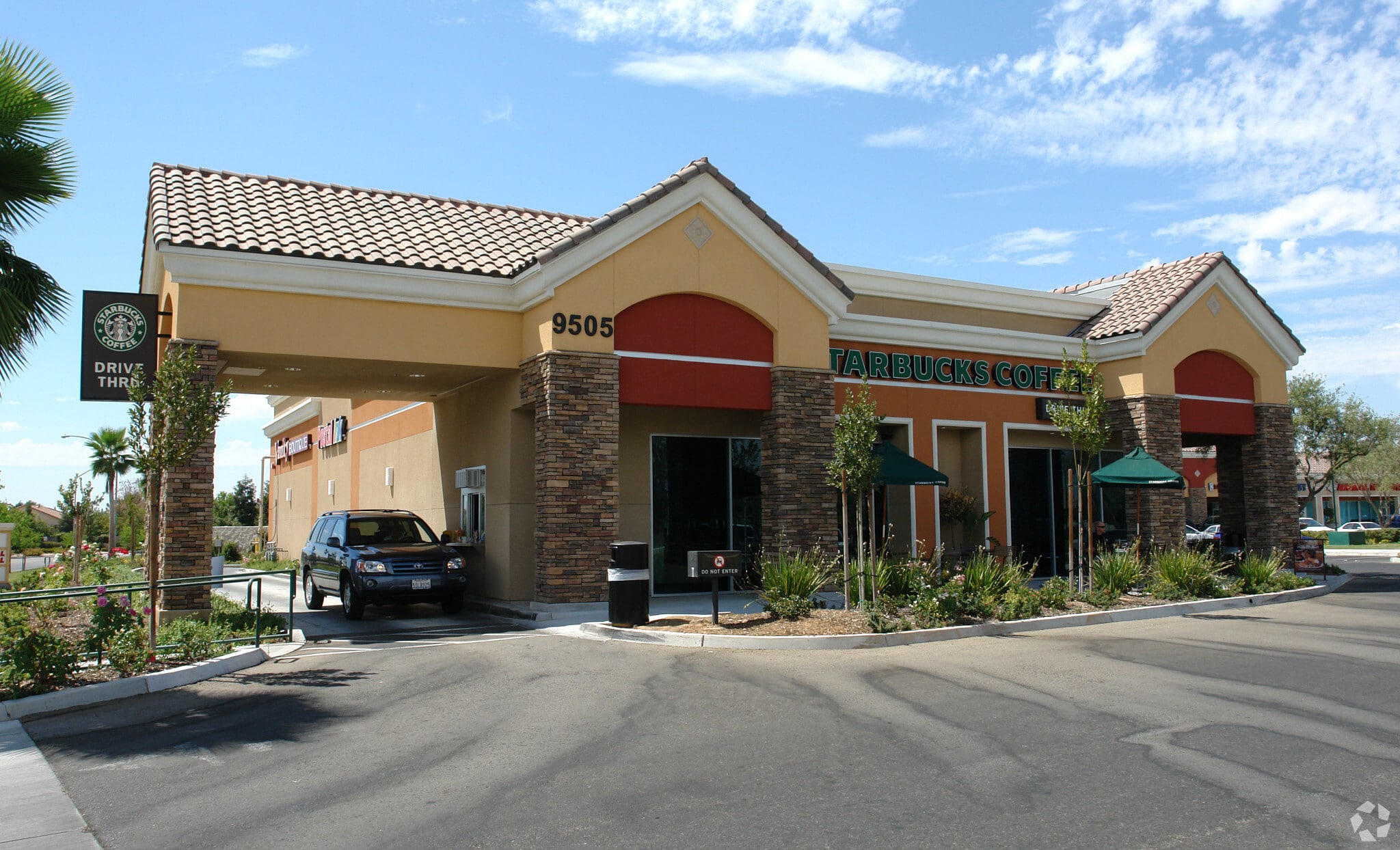 9505-9525 N Sommerville Dr, Fresno, CA à louer Photo principale– Image 1 sur 5