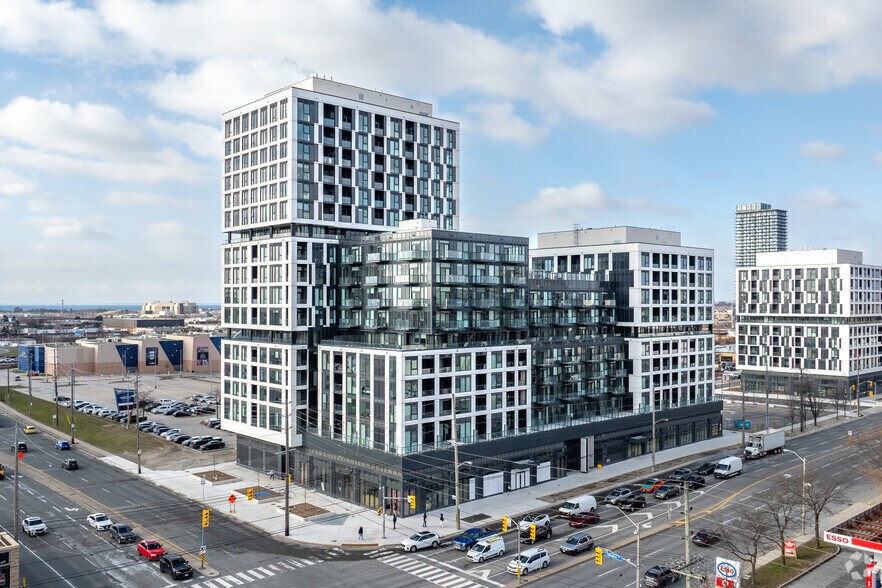 1007 The Queensway, Toronto, ON à vendre - Photo principale – Image 1 sur 3