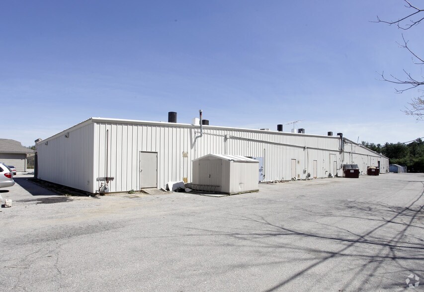 41-53 Sandy Bottom Rd, Coventry, RI à louer - Photo de l’immeuble – Image 3 sur 5