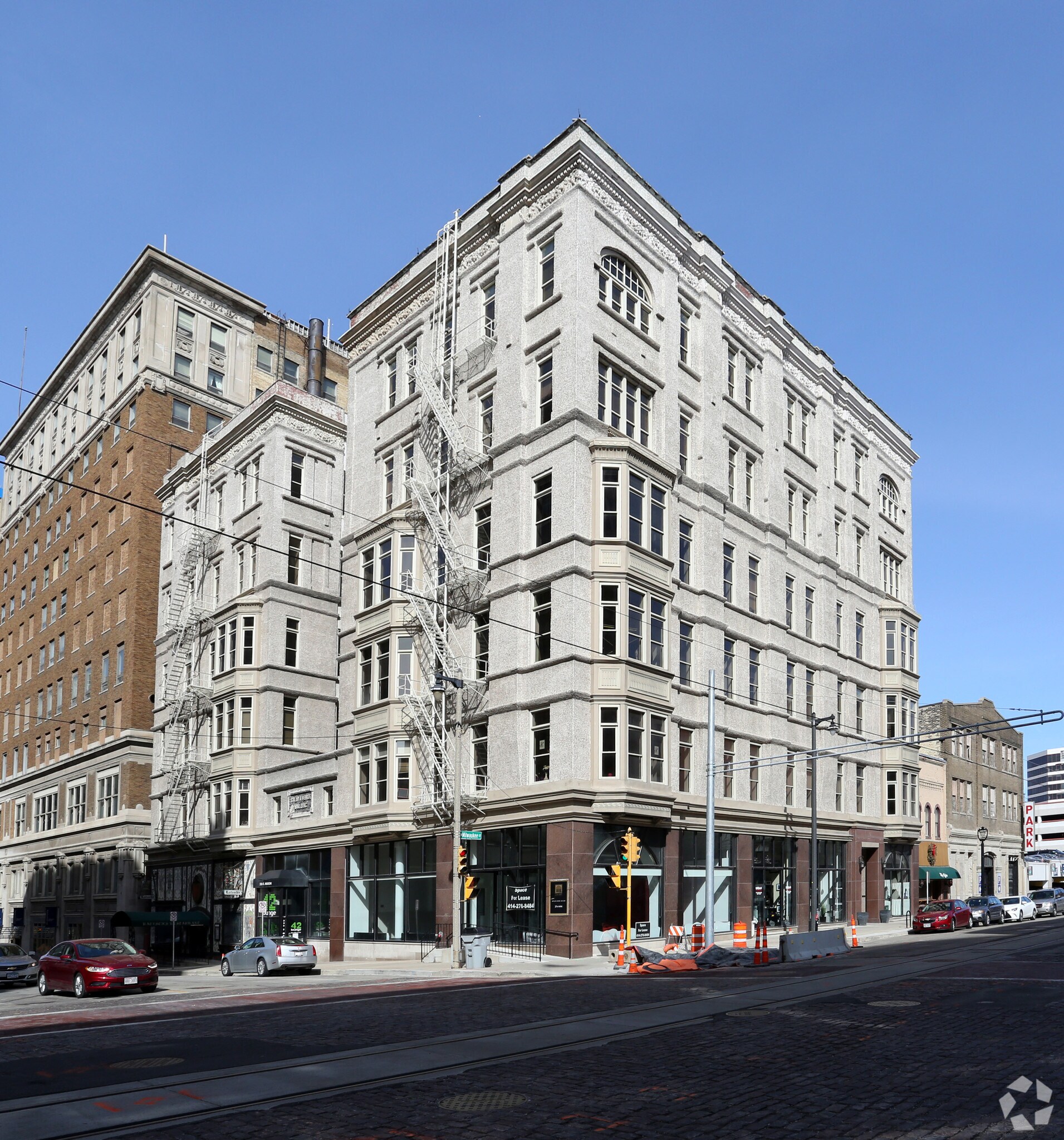 759-763 N Milwaukee St, Milwaukee, WI à louer Photo de l’immeuble– Image 1 sur 11