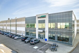 Plus de détails pour 625 Zenway Blvd, Vaughan, ON - Industriel/Logistique à louer