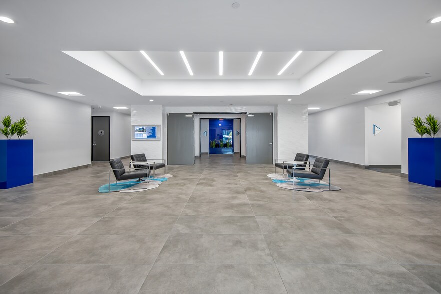 9301 Oakdale Ave, Chatsworth, CA à louer - Hall d’entrée – Image 2 sur 8