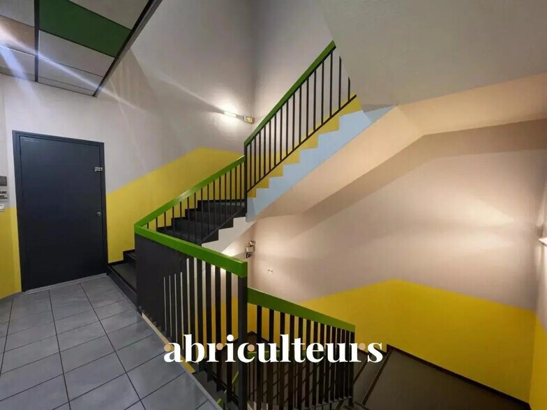 Local commercial dans Aix-en-Provence à vendre - Hall d’entrée – Image 3 sur 13