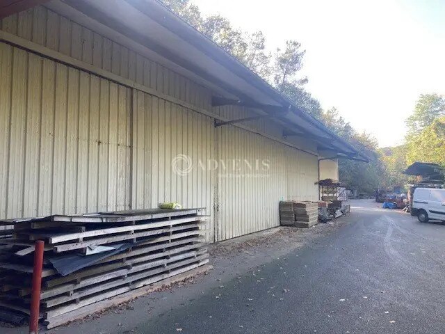 Bureau dans NOTRE-DAME-DE-SANILHAC à louer - Photo de l’immeuble – Image 1 sur 7