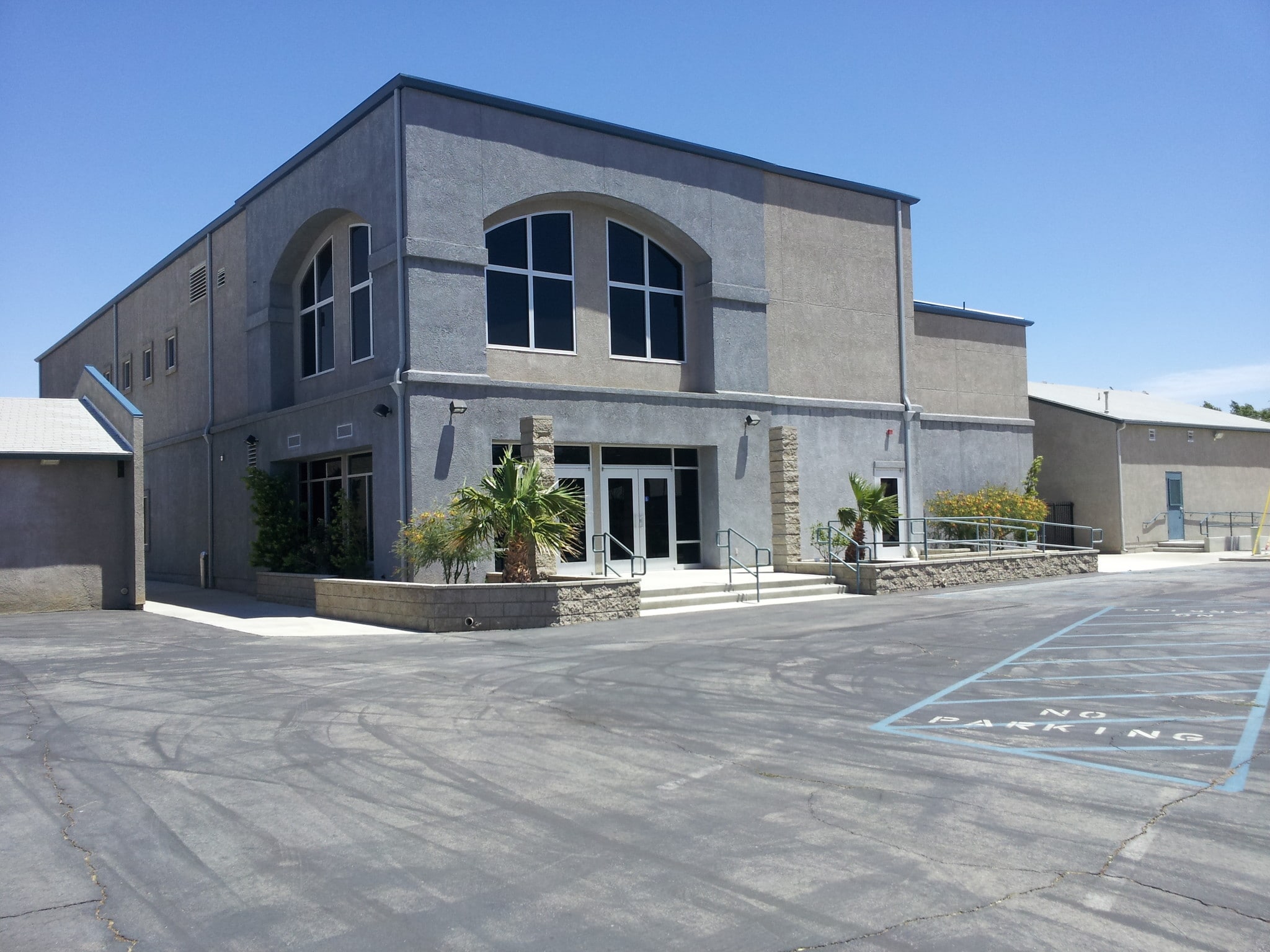 44339 Beech Ave, Lancaster, CA à louer Photo principale– Image 1 sur 4
