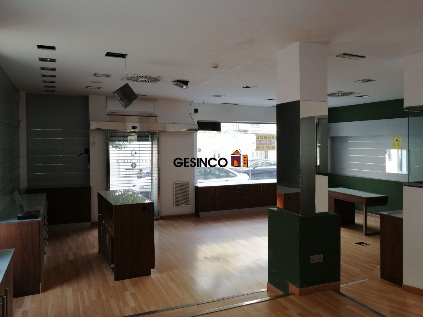 Local commercial dans València, Valencia à vendre Photo de l’immeuble– Image 1 sur 8