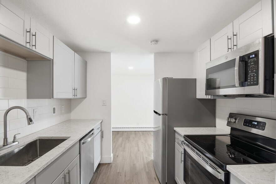 16432 E 13th Pl, Aurora, CO à vendre - Photo de l’immeuble – Image 3 sur 28