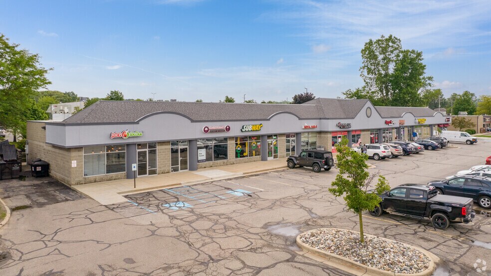 3520 Okemos Rd, Okemos, MI à vendre - Photo de l’immeuble – Image 3 sur 3
