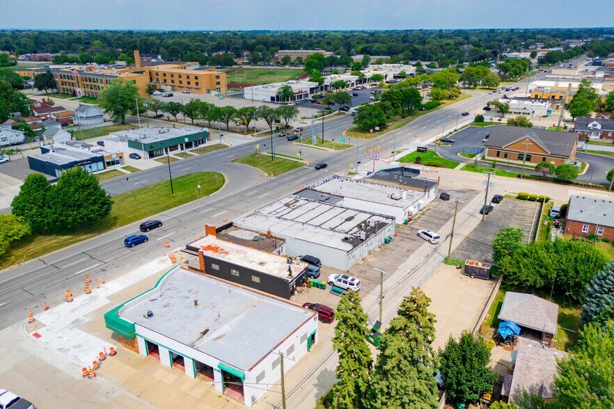 22220-22228 Gratiot Ave, Eastpointe, MI à vendre - Photo de l’immeuble – Image 3 sur 15